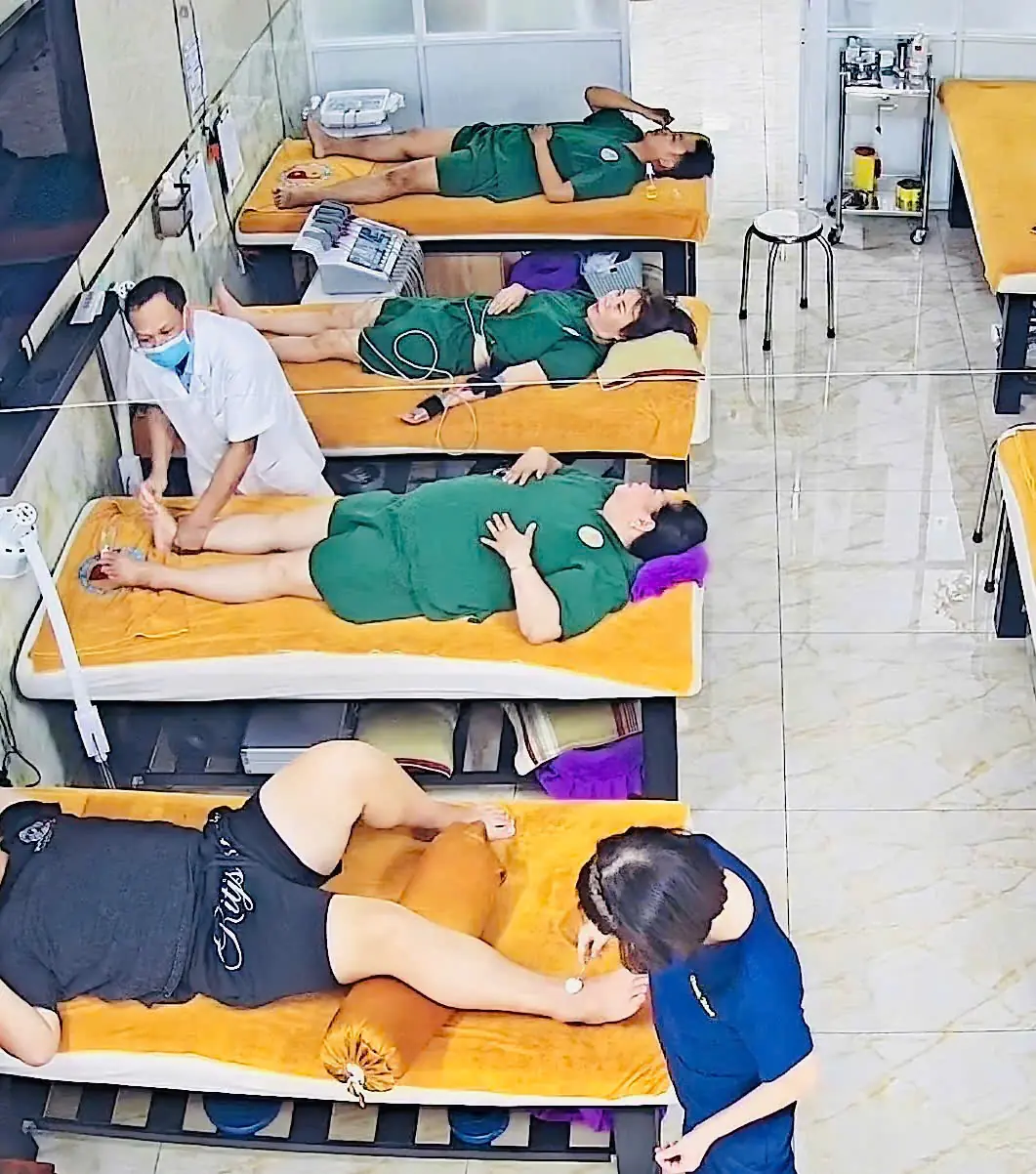 Đau Cổ Vai G&aacute;y K&egrave;m Đau Đầu Ch&oacute;ng Mặt 